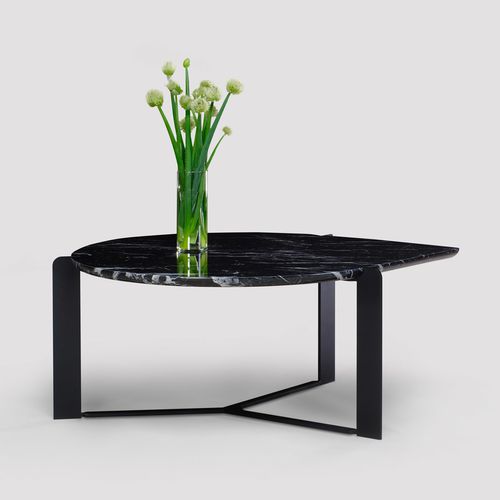 Table basse contemporaine - DROP  - Skram Furniture - en marbre / avec piètement en métal / ronde