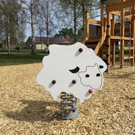 Jeu à ressort mouton - 11271   - Lars Laj - en acier galvanisé / en acier à revêtement par poudre / en HDPE