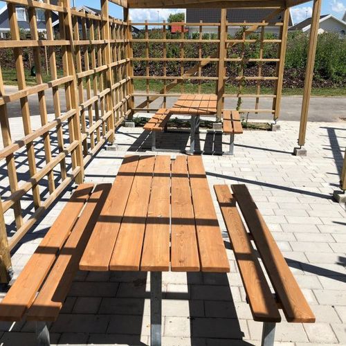 Ensemble table et bancs d'extérieur - 14146  - Lars Laj - contemporain / en mélèze / en acier galvanisé