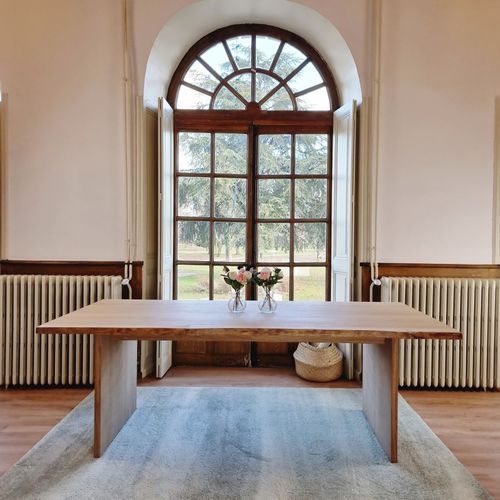Table à manger contemporaine - TAVERNE  - Brût - en chêne / avec piètement en chêne / rectangulaire
