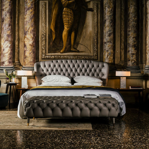 Lit king size - Savoi - Black Tie - queen size / chesterfield / tapissé