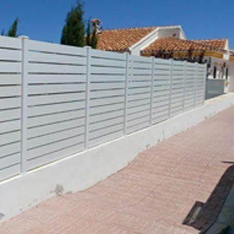 Clôture à panneaux - AQUILES 020 - Dlimity - à panneau / résidentielle / pour espaces verts