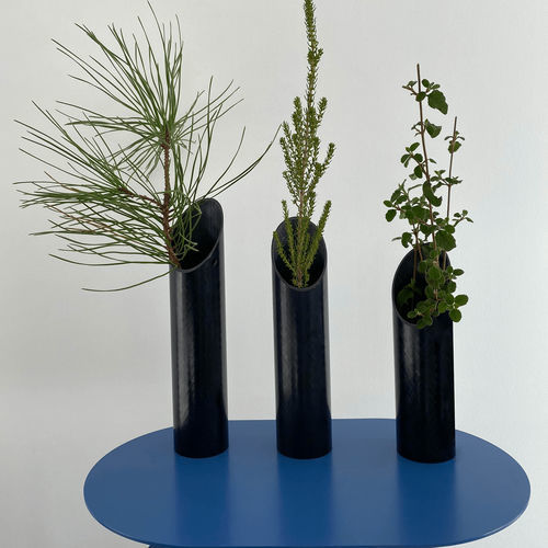 Vase contemporain - La Trilogie - Epsilon Composite - en carbone / noir