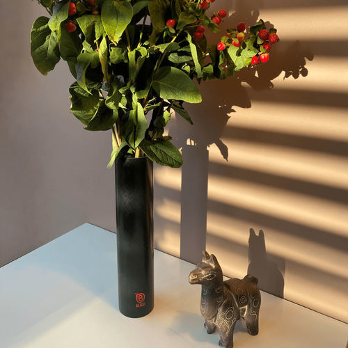 Vase contemporain - B Vase - Epsilon Composite - en fibre de carbone / noir
