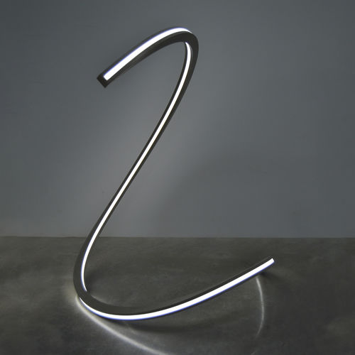 Lampe sur pied - KOBRA - KISSA LAMPS - en aluminium extrudé / en stratifié / design original