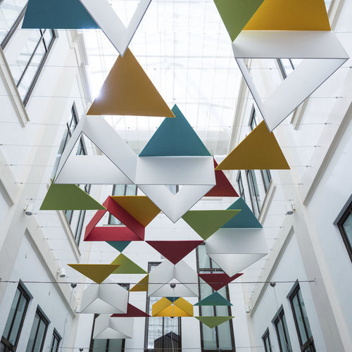 Panneau acoustique pour plafond - ECOcloud - Aistec - suspendu / en PET / triangulaire