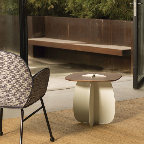Table d'appoint contemporaine - Cross - Lagranja Collection - en chêne / en noyer / en hêtre