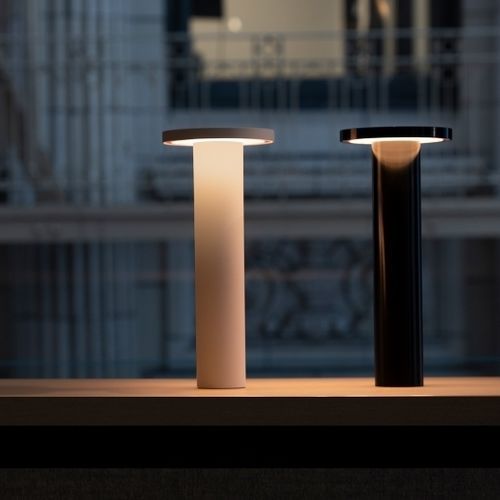 Lampe de table - LUCI - Pablo Designs - en aluminium / en laiton / contemporaine