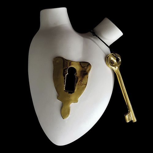 Vase contemporain - LOCK - ELICA STUDIO - en porcelaine / pour mur / fait main