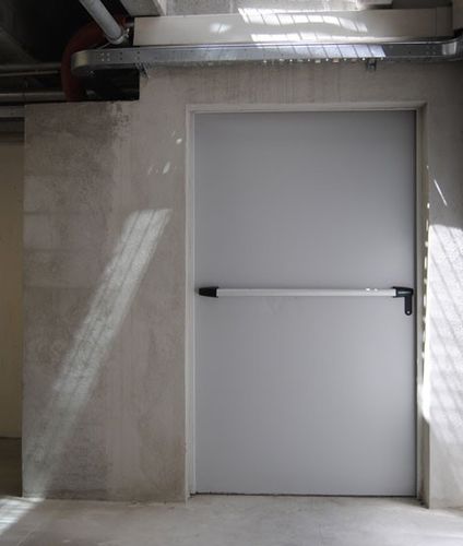 Porte industrielle battante - Reversible - Endoors - en acier galvanisé / en tôle d'acier / de sécurité