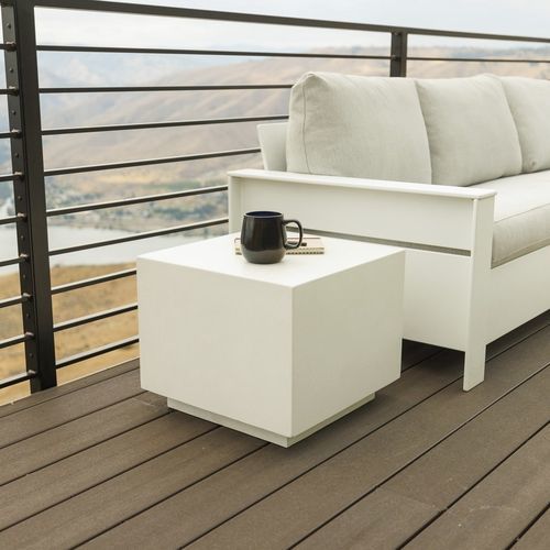 Table d'appoint contemporaine - BLOC  - LUMACAST - en béton / avec piètement en béton / carrée
