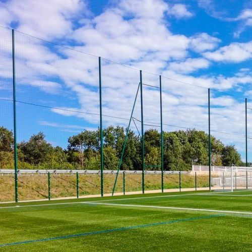 Clôture en grille métallique - Metalu Plast - sportive / pour terrain de sport / en acier galvanisé