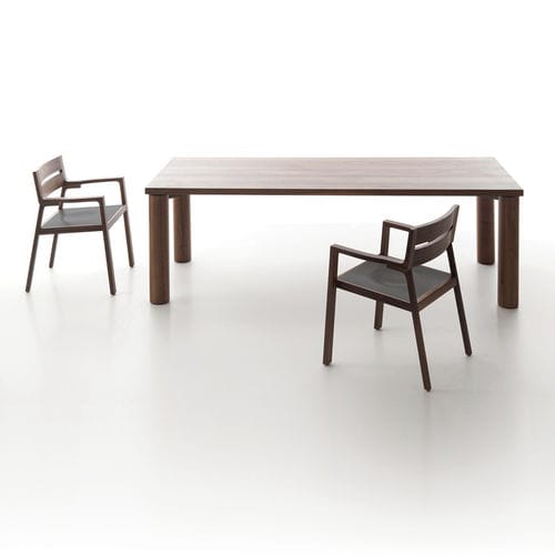 Table contemporaine - INNO - LANDO - en bois massif / avec piètement en bois / rectangulaire