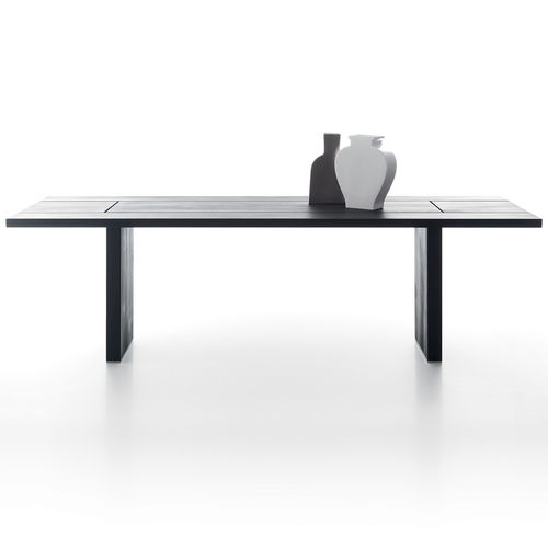 Table contemporaine - IPERBOLE - LANDO - en bois massif / avec piètement en bois / rectangulaire