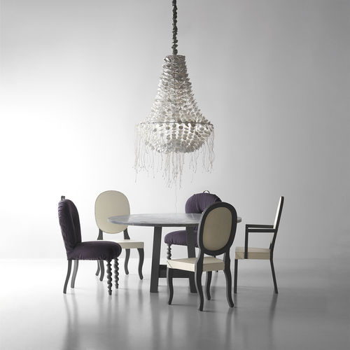 Chaise contemporaine - GAUCHA - LANDO - d'intérieur / en cuir / avec piètement en bois massif