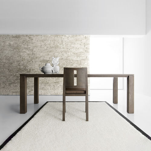 Table contemporaine - ORA BLU - LANDO - en noyer / avec piètement en bois massif / rectangulaire