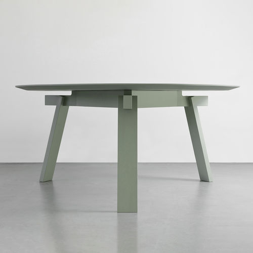 Table contemporaine - VERSO TONDO - LANDO - en bois massif / avec piètement en bois / ronde