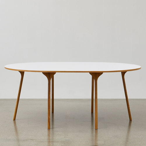 Table contemporaine - PH Circle - ToneArt Interior - en placage de bois / en chêne naturel / avec piètement en bois massif