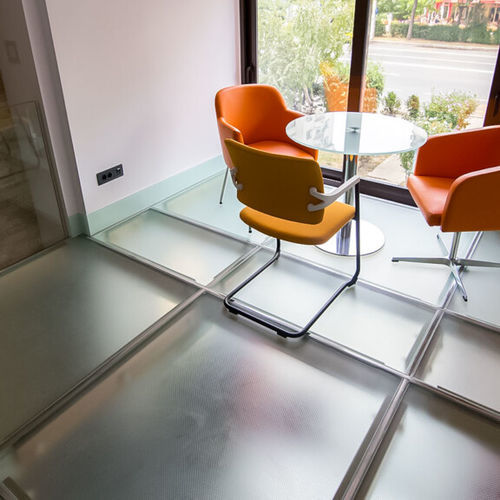 Revêtement de sol en verre - Transparent Design SRL - d'intérieur / pour salle de séjour / résidentiel