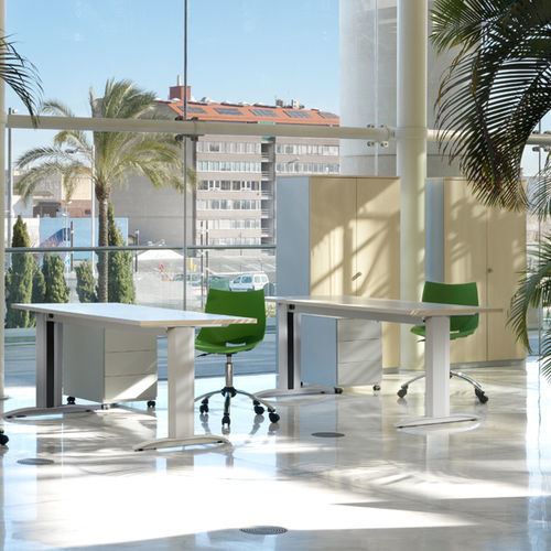 Bureau sur pied - IN - COMERCIAL DE INDUSTRIAS REUNIDAS, S.A. - contemporain / en métal / en stratifié