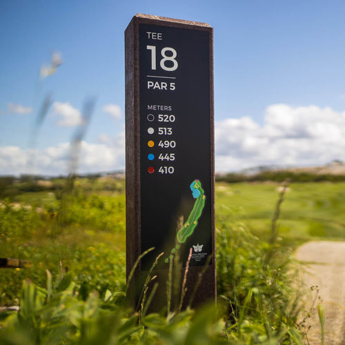 Totem signalétique - ROYAL - Floema - pour terrain de golf / en aluminium / pour espace public