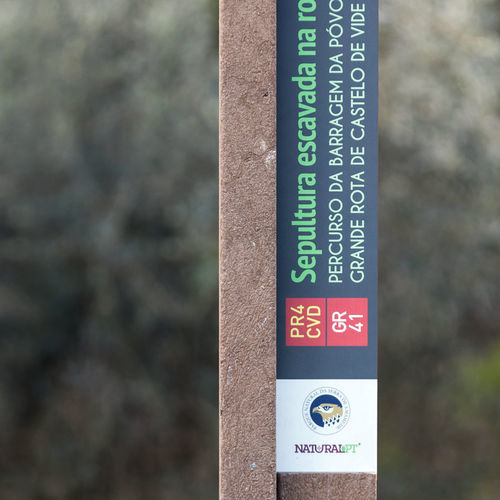 Totem signalétique - SERVIÇO ICNF - Floema - pour aéroport / pour espace public / pour zones classées