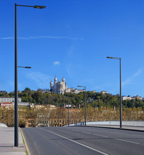 Lampadaire en fonte d'aluminium - LEXIK - ECLATEC International - urbain / contemporain / en verre