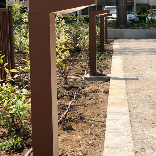 Borne d'éclairage de jardin - TAIGA - ECLATEC International - urbaine / contemporaine / en fonte d'aluminium