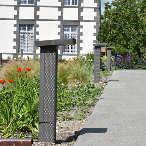 Borne d'éclairage de jardin - PIXEL - ECLATEC International - urbaine / contemporaine / en fonte d'aluminium