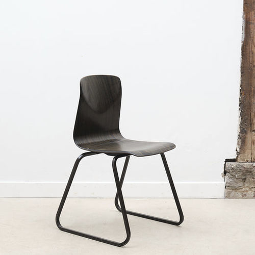 Chaise design industriel - Galvanitas S23 - cartel de belleville - d'intérieur / en contreplaqué / en ébène