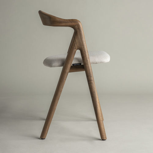 Chaise contemporaine - Garibaldi Comfort - Pommier Furniture - d'intérieur / en tissu / avec piètement en chêne