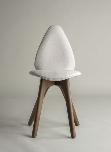 Chaise design scandinave - Egg  - Pommier Furniture - d'intérieur / en tissu / avec piètement en chêne