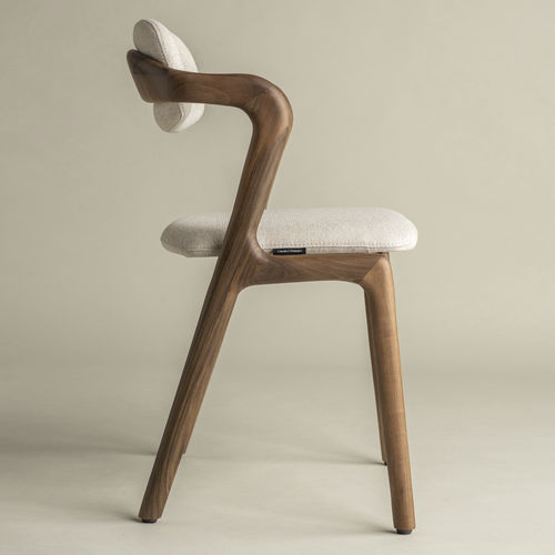 Chaise contemporaine - Otto Comfort - Pommier Furniture - d'intérieur / en tissu / avec piètement en chêne