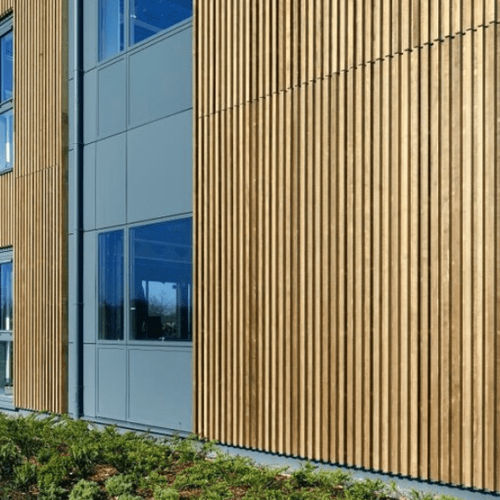 Revêtement mural pour intérieur - Império Decks e Pergolas - pour l'extérieur / en bois / personnalisé