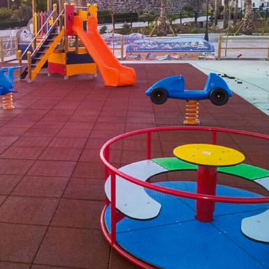 Aire de fitness en plein air pour aire de jeux - Maderas Menur - pour espace public / d'extérieur / sur mesure
