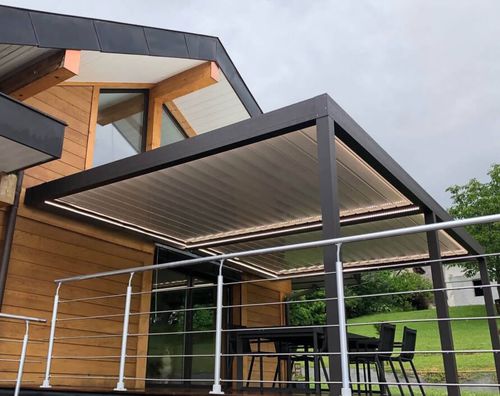 Pergola adossée - USINE-ONLINE - en aluminium extrudé / à lames orientables / sur mesure