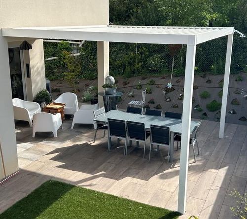 Pergola adossée - USINE-ONLINE - en aluminium / en aluminium extrudé / à lames orientables