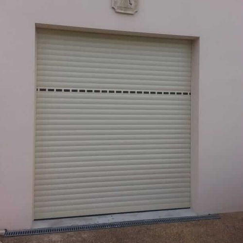Porte de garage en aluminium thermolaqué - Moteur CHERUBINI - USINE-ONLINE - à lames / enroulable / en mousse de polyuréthane