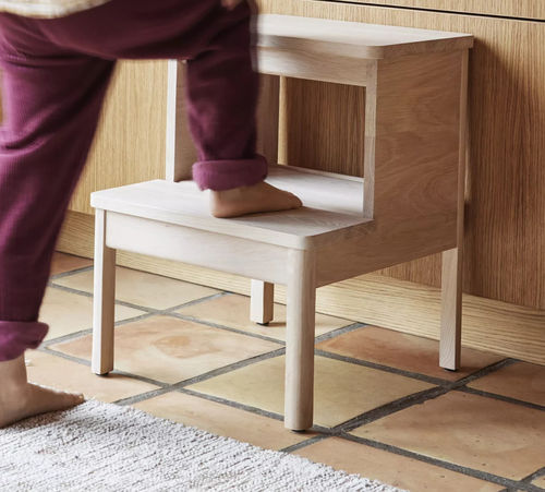 Marchepied en bois - A Line Stepstool - FORM & REFINE - d'intérieur