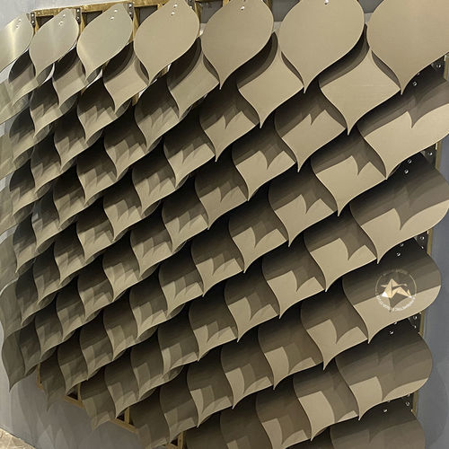 Bardage en lames - COIN-PETALS - Axes in Excess - en aluminium / d'aluminium / vertical
