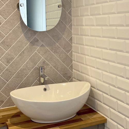 Revêtement mural pour intérieur - BEVEL METRO TILE - RECO SURFACES LTD - en pierre / brillant / texturé