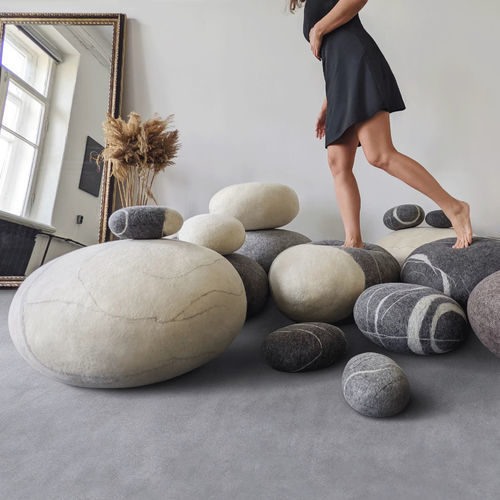 Pouf contemporain - SET NOW - Katsu Stones - en laine / rond / fait main