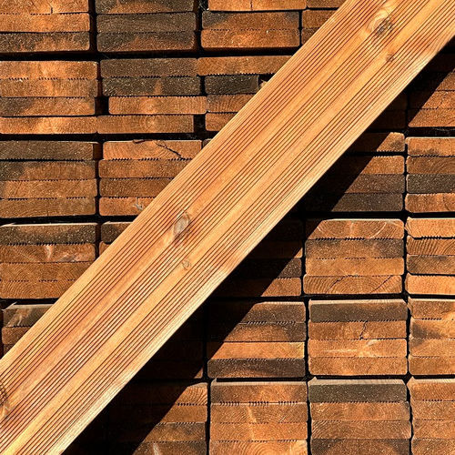 Lame de terrasse en bois - GROUPE MINOT - rainurée / antidérapante / professionnelle