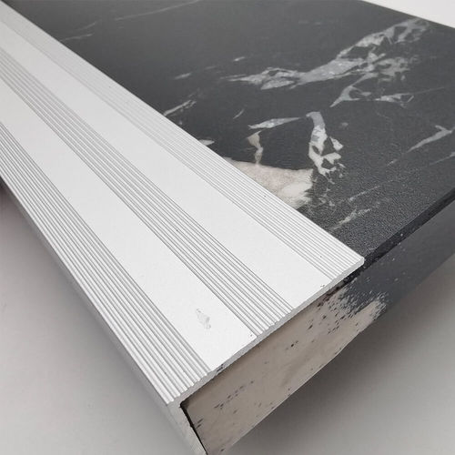 Nez de marche en aluminium - Foshan Sunvin Ceramics CO., Ltd - antidérapant