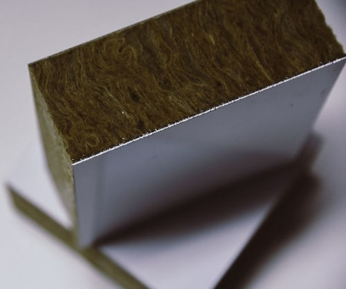 Panneau sandwich pour mur - SYSTEMHOUSE - pour façade / face en bois / face en polystyrène