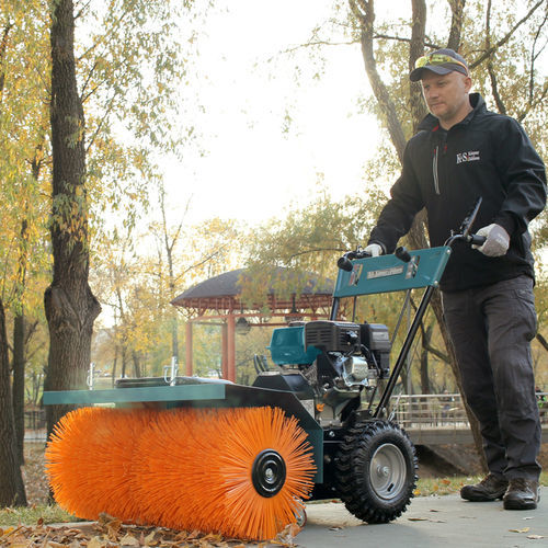 Balayeuse accompagnée - KS 7HP-MFM 60 - DIMAX International GmbH - de voirie / d'extérieur / de feuilles