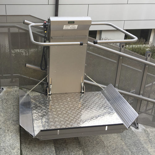Plateforme monte-escalier PMR - Stratos - Lehner Lifttechnik - inclinée / tournante / d'extérieur