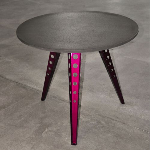 Table bistrot contemporaine - OCTOPUS - izanami GbR - en acier / en béton / avec piètement en acier