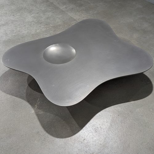Table basse contemporaine - CLOUD - izanami GbR - en béton / avec piètement en béton / sur mesure