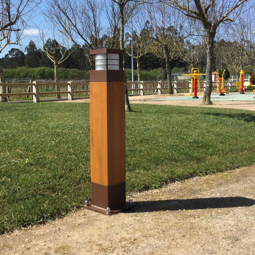 Borne d'éclairage urbaine - TORCHE MDR® - IDELNOR - contemporaine / en acier / en iroko